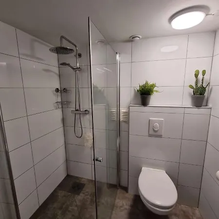 Deluxe For Rent - King Bed, Fully Equipped, Near Center Hostel *